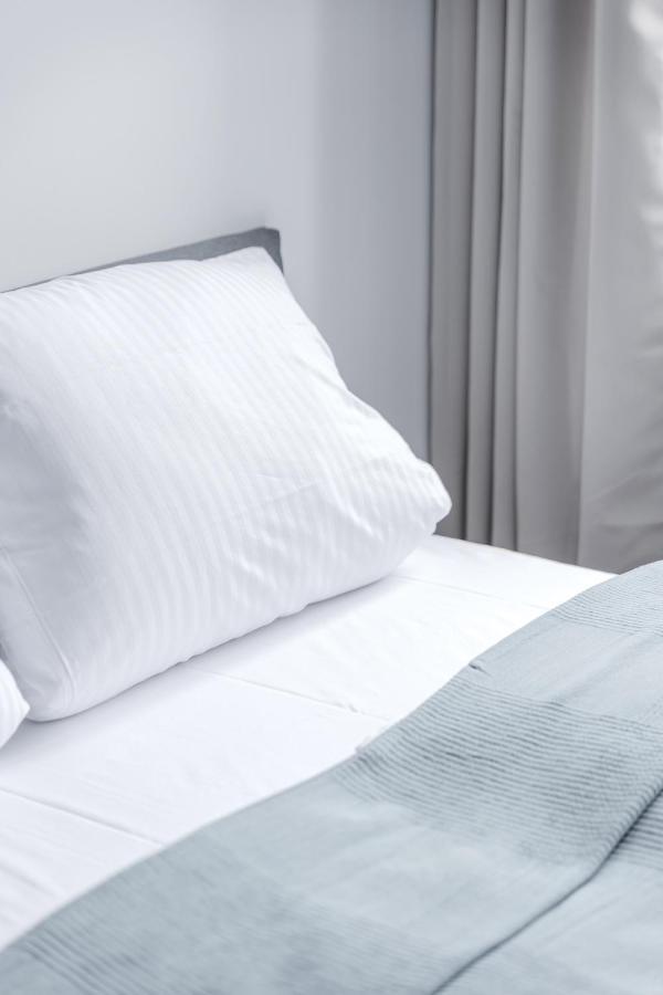 Flats 4 You, Moderne Naehe Hbf, Due-messe 20 Min, Netflix, Kueche Apartment