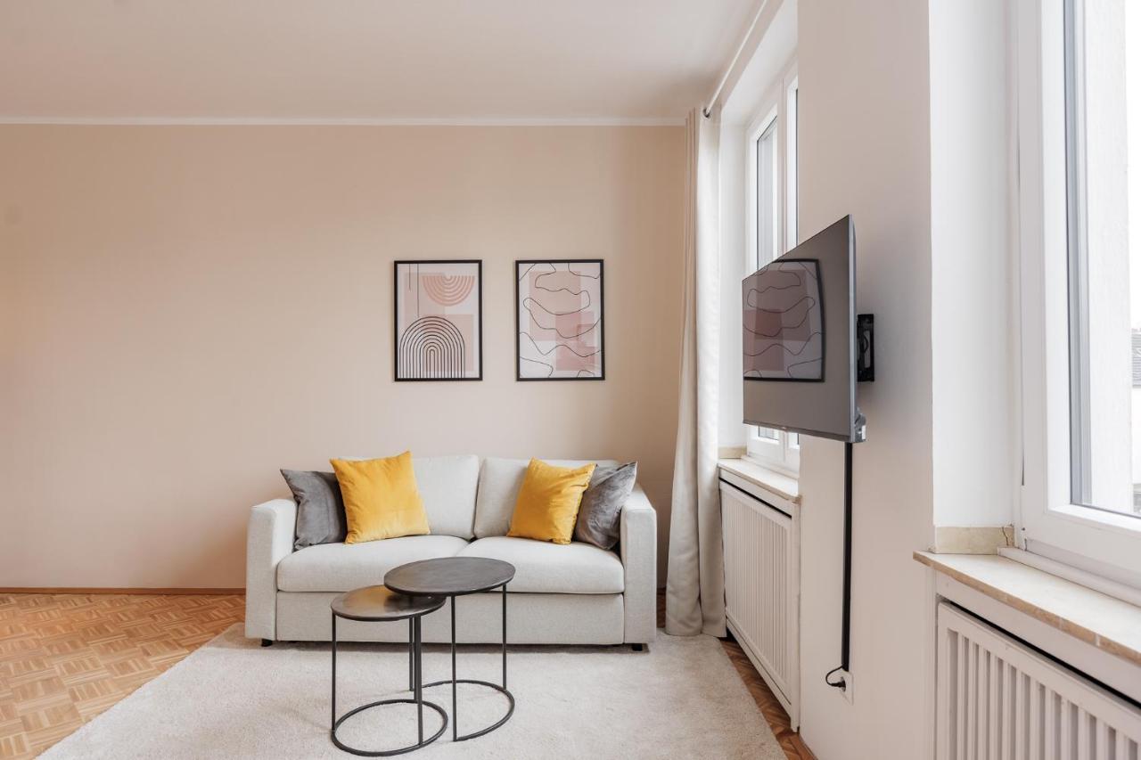 Flats 4 You, Moderne Naehe Hbf, Due-messe 20 Min, Netflix, Kueche