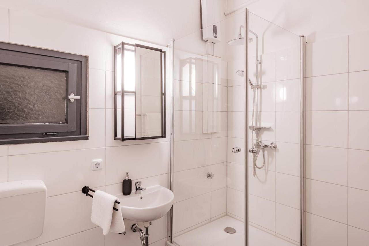 Flats 4 You, Moderne Naehe Hbf, Due-messe 20 Min, Netflix, Kueche Apartment *
