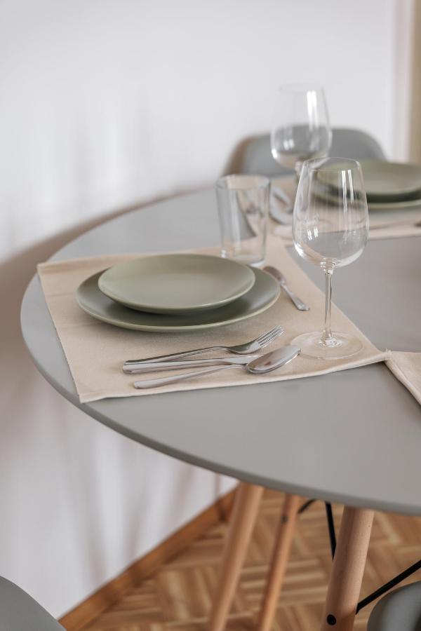 Flats 4 You, Moderne Naehe Hbf, Due-messe 20 Min, Netflix, Kueche Apartment Duisburg