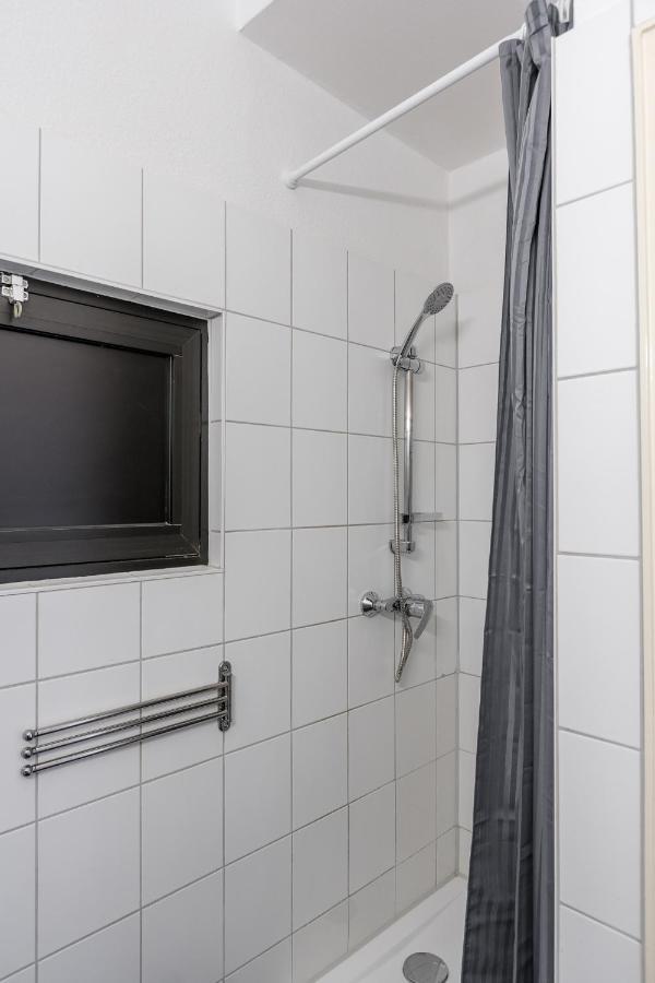 Flats 4 You, Moderne Naehe Hbf, Due-messe 20 Min, Netflix, Kueche Duisburg