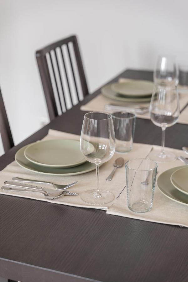Flats 4 You, Moderne Naehe Hbf, Due-messe 20 Min, Netflix, Kueche Apartment *