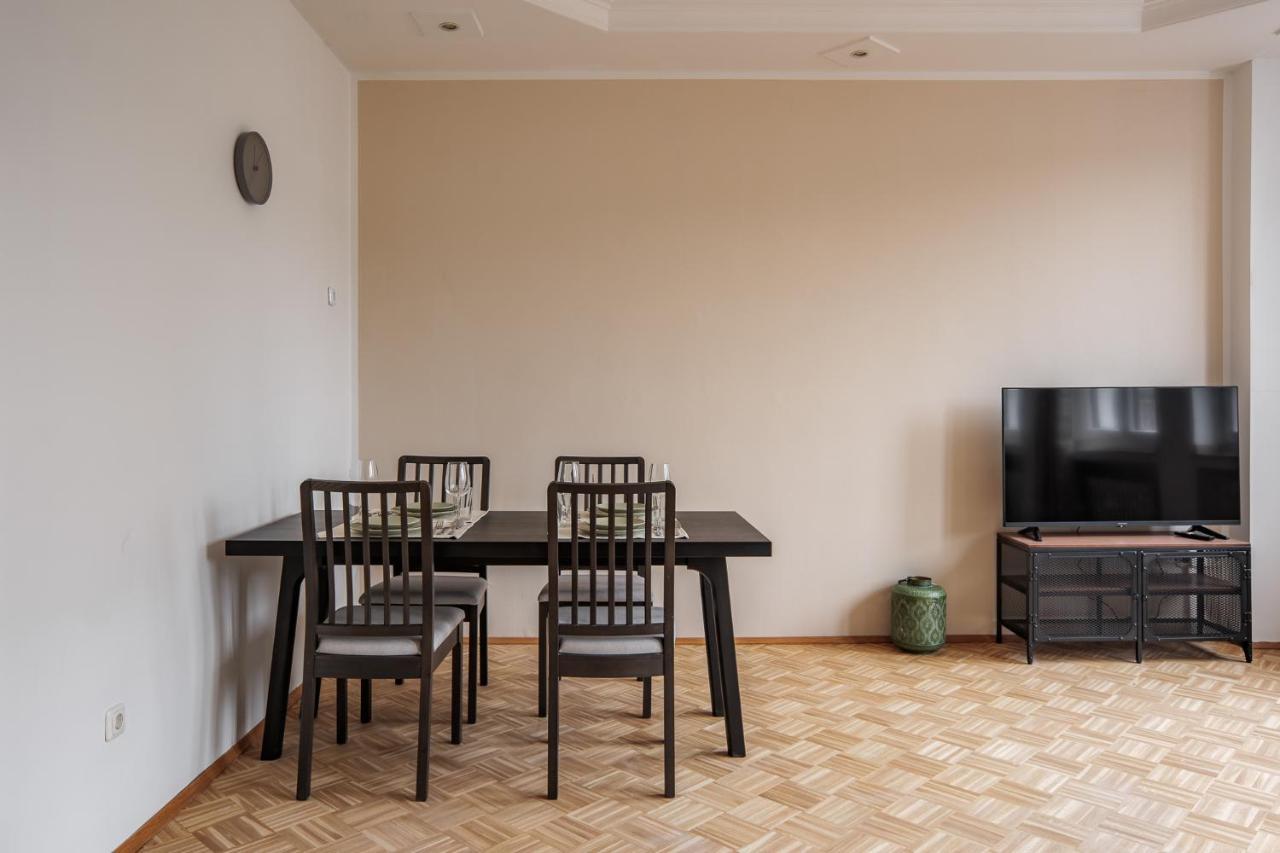 Flats 4 You, Moderne Naehe Hbf, Due-messe 20 Min, Netflix, Kueche Apartment *