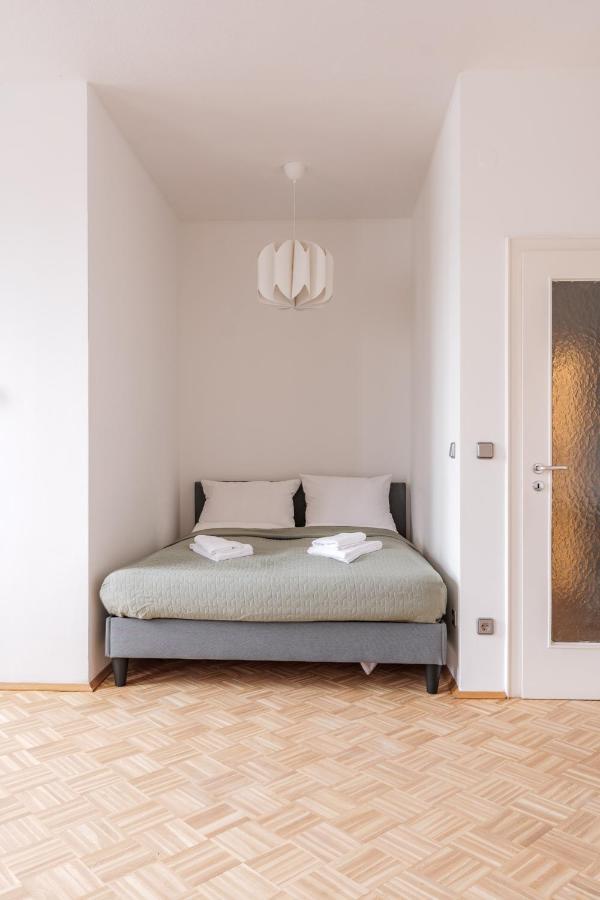 Flats 4 You, Moderne Naehe Hbf, Due-messe 20 Min, Netflix, Kueche