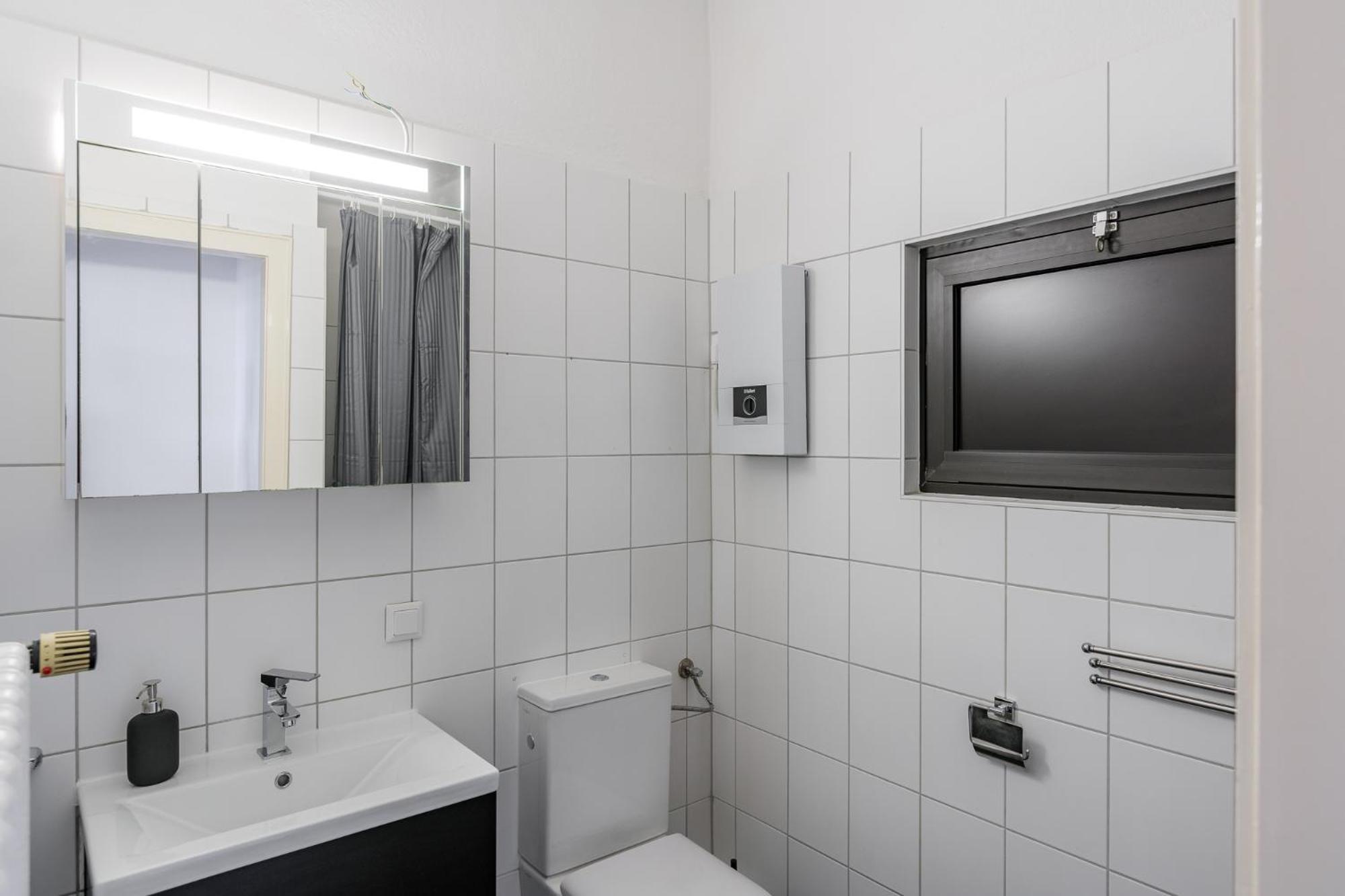 Flats 4 You, Moderne Naehe Hbf, Due-messe 20 Min, Netflix, Kueche *