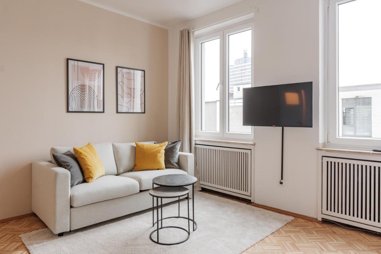Flats 4 You, Moderne Naehe Hbf, Due-messe 20 Min, Netflix, Kueche Apartment
