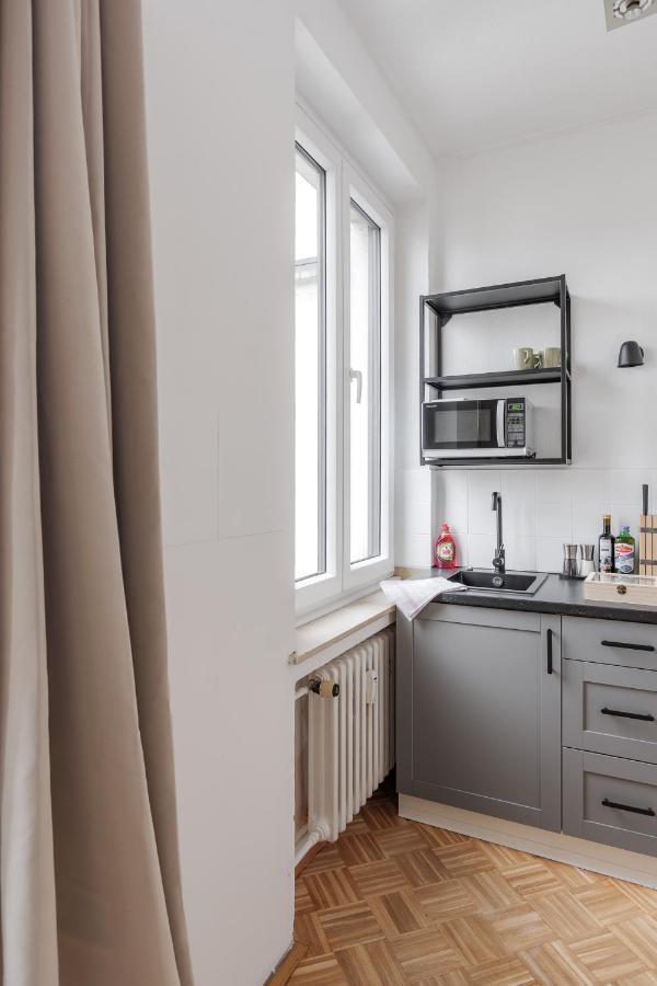 Flats 4 You, Moderne Naehe Hbf, Due-messe 20 Min, Netflix, Kueche